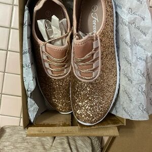 ROSEGOLD SHIMMER SNEAKERS NIB SIZE 7 by FOREVER LINK
